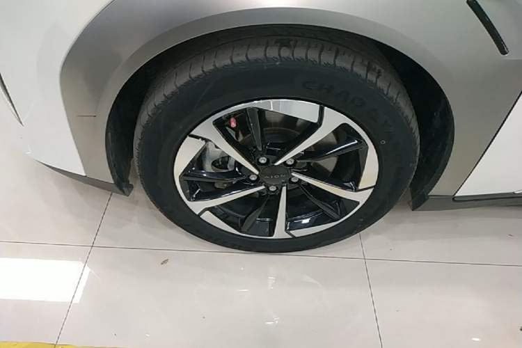 Used AION Y 2023 Younger Star Edition Left Front Wheel Hub