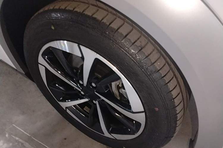 Used AION Y 2023 Younger Star Edition Left Front Wheel Hub