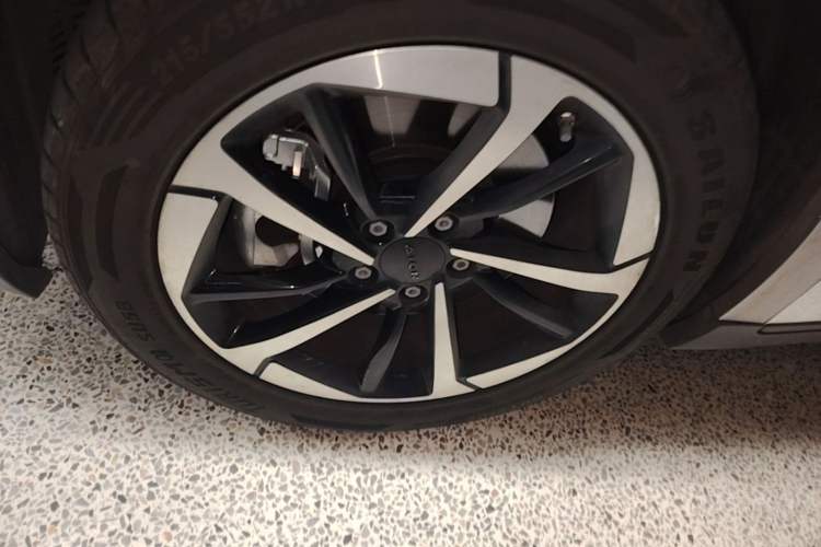 Used AION Y 2023 Plus 510 Smart Edition Left Front Wheel Hub