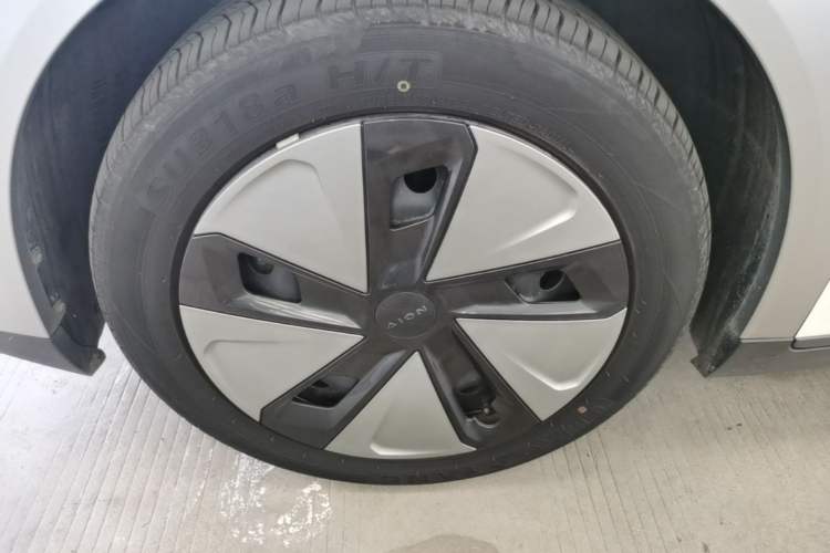 Used AION Y 2023 Plus 510 Enjoy Edition Left Front Wheel Hub