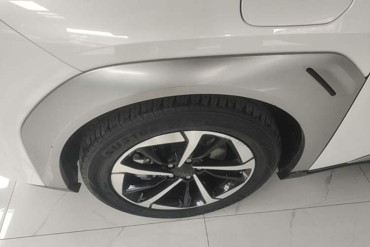 Used AION Y 2023 Plus 510 Smart Edition Left Front Wheel Hub