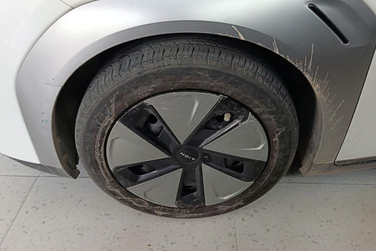 Used AION Y 2023 Plus 610 Enjoy Edition Left Front Wheel Hub