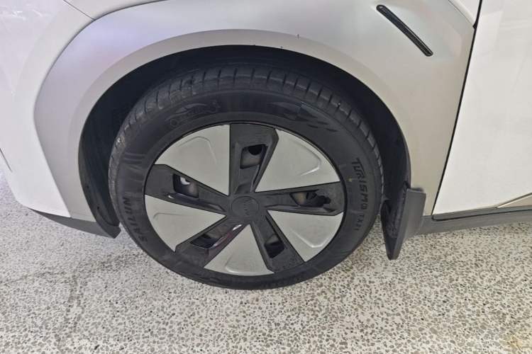 Used AION Y 2023 Plus 510 Enjoy Edition Left Front Wheel Hub