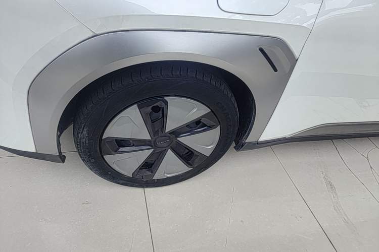 Used AION Y 2023 Plus 510 Enjoy Edition Left Front Wheel Hub