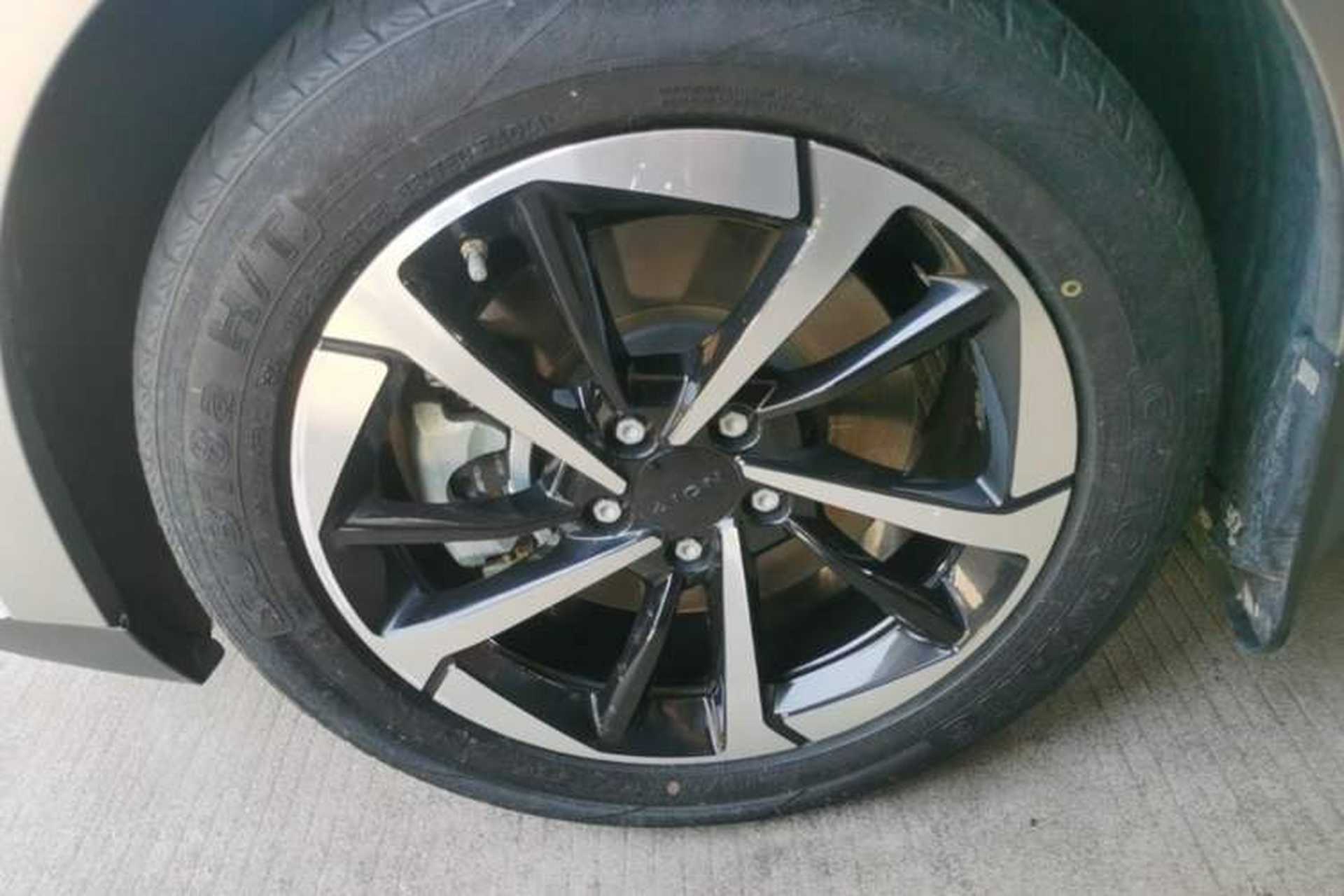 Used AION Y 2023 Plus 510 Smart Edition Left Front Wheel Hub