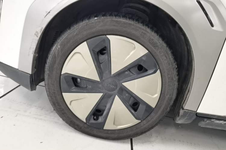 Used AION Y 2023 Younger Left Front Wheel Hub