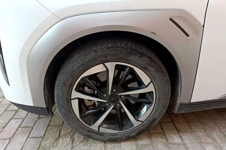 Used AION Y 2023 Plus 510 Smart Edition Left Front Wheel Hub