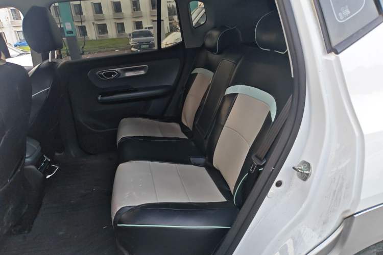 Used AION Y 2023 Plus 510 Enjoy Edition Left Rear Seat