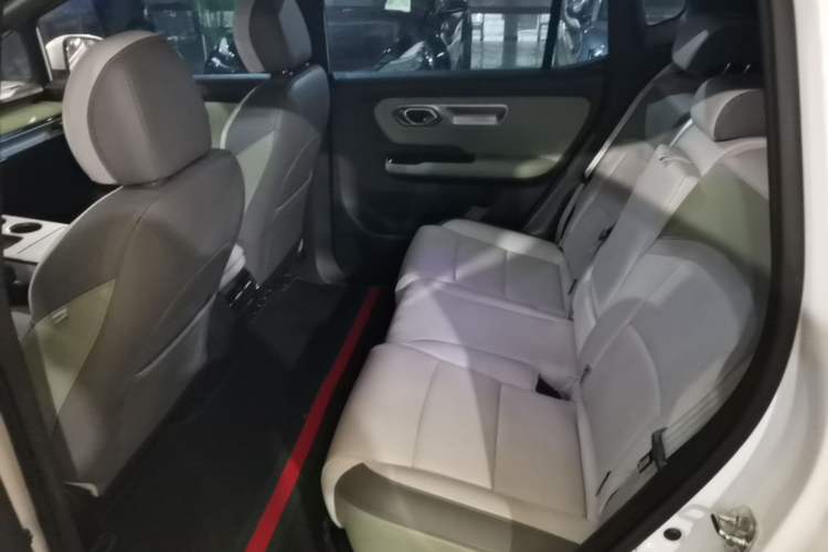 Used AION Y 2023 Plus 510 Tech Edition Left Rear Seat