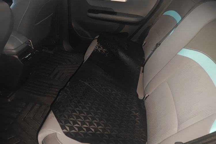 Used AION Y 2023 Younger Left Rear Seat