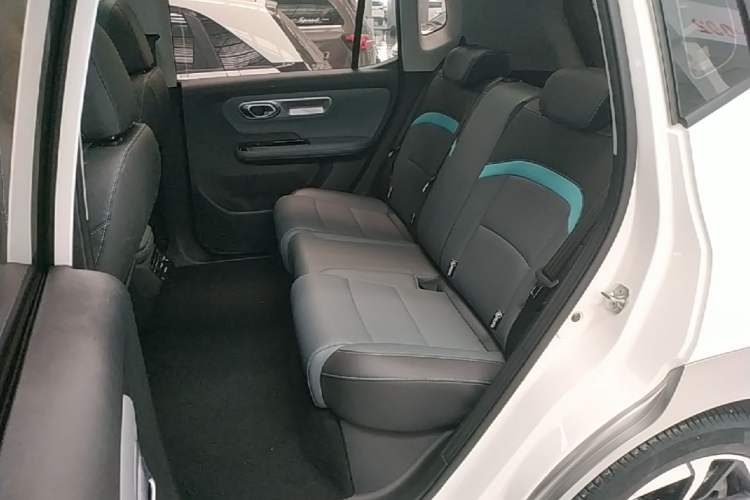 Used AION Y 2023 Plus 510 Smart Edition Left Rear Seat
