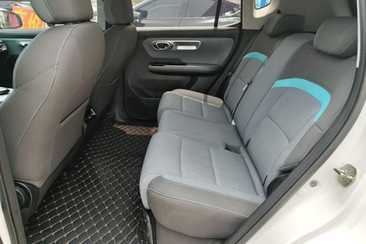 Used AION Y 2023 Younger Left Rear Seat