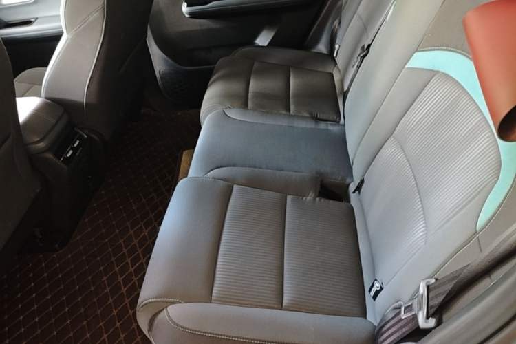 Used AION Y 2023 Younger Left Rear Seat
