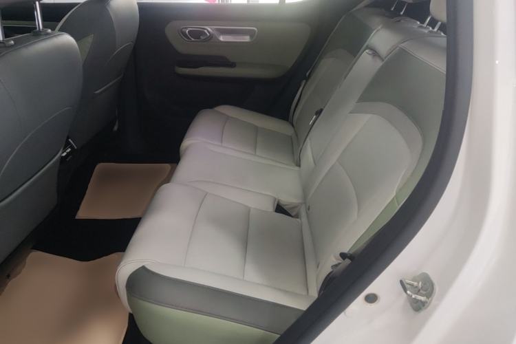 Used AION Y 2023 Plus 510 Tech Edition Left Rear Seat