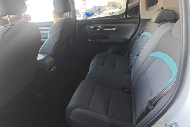 Used AION Y 2023 Younger Left Rear Seat