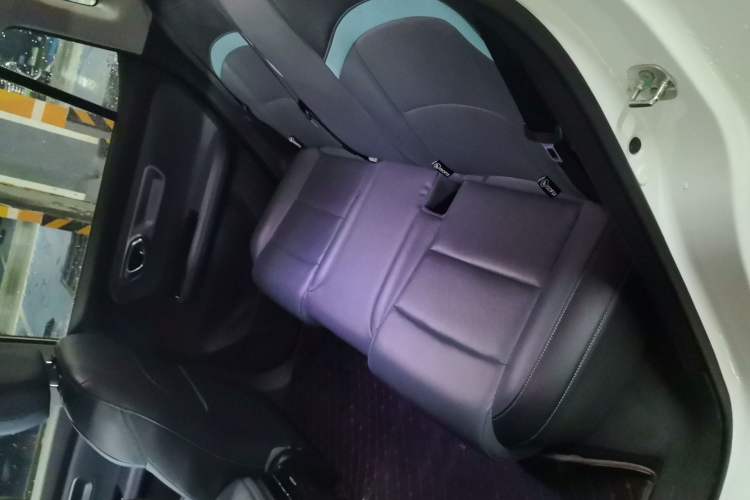 Used AION Y 2023 Younger Star Edition Left Rear Seat