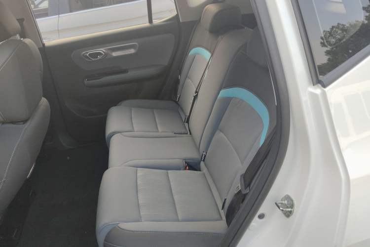 Used AION Y 2023 Younger Left Rear Seat
