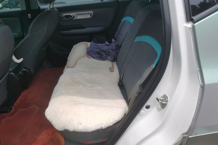 Used AION Y 2023 Younger Left Rear Seat