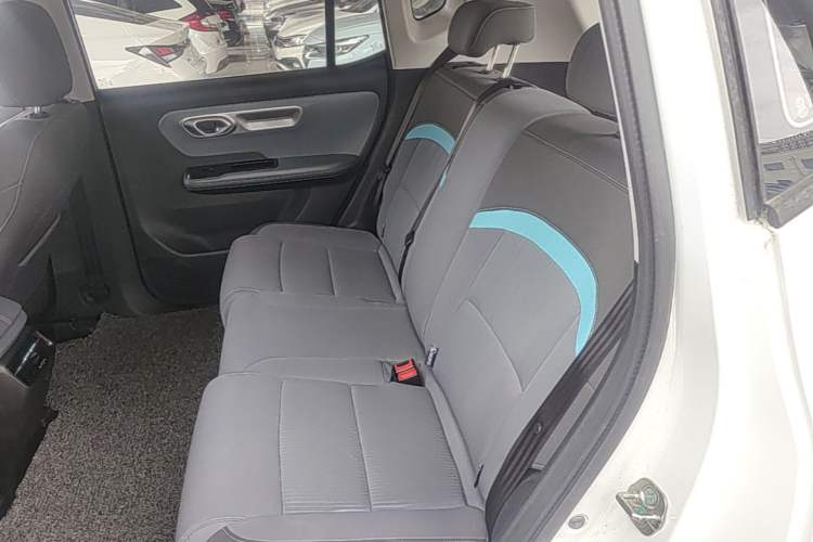 Used AION Y 2023 Plus 510 Enjoy Edition Left Rear Seat