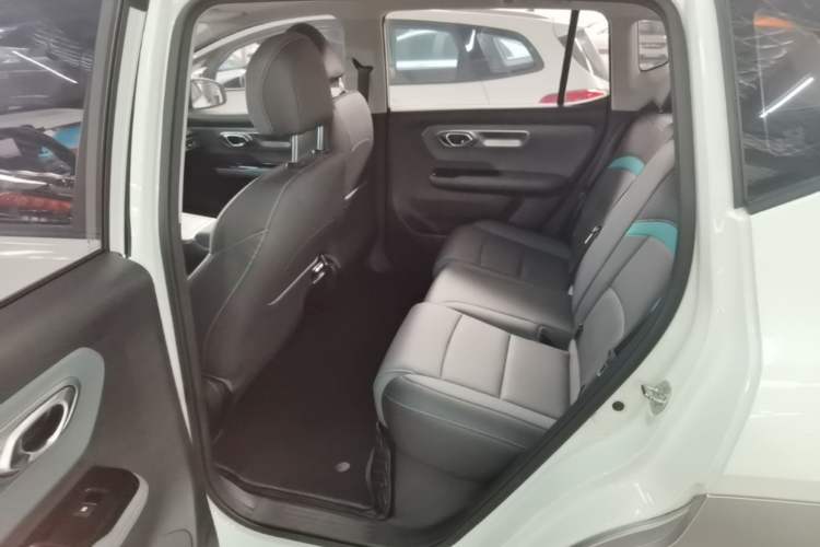 Used AION Y 2023 Younger Star Edition Left Rear Seat