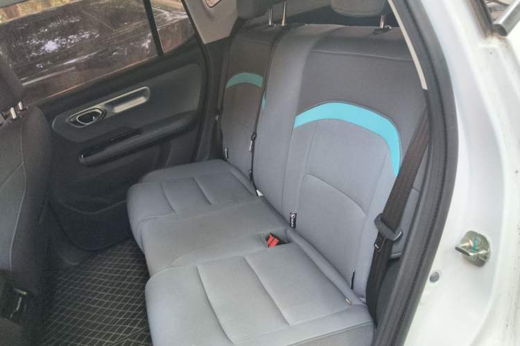 Used AION Y 2023 Younger Left Rear Seat