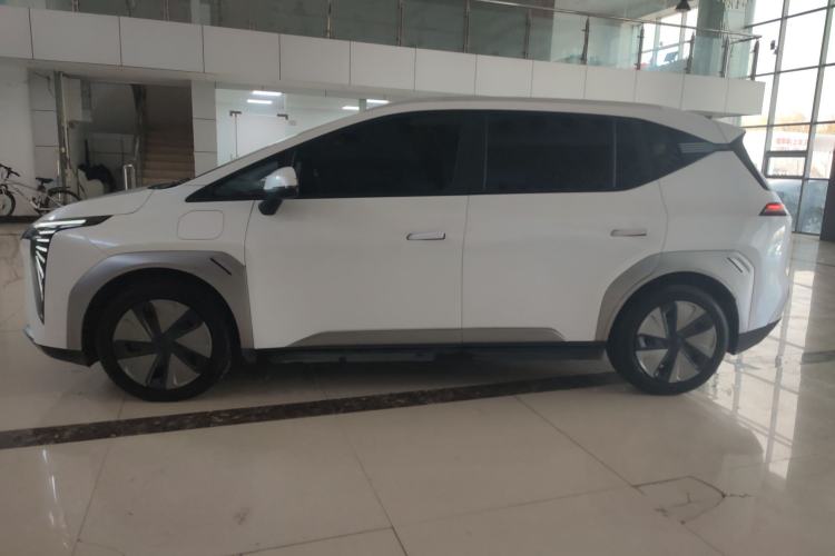 Used AION Y 2023 Plus 510 Enjoy Edition Left Side