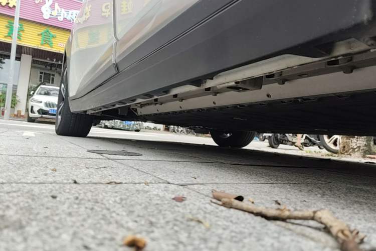 Used AION Y 2023 Plus 510 Smart Edition Left Side Sill
