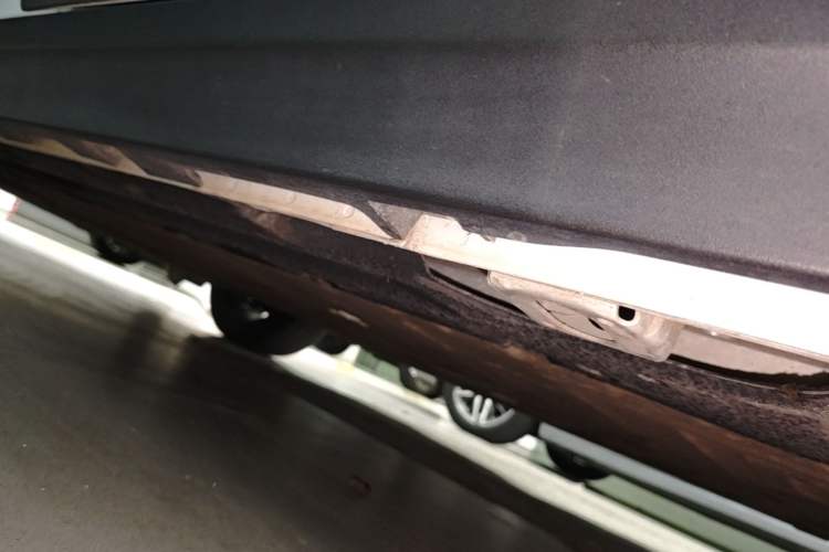 Used AION Y 2023 Plus 510 Smart Edition Left Side Sill