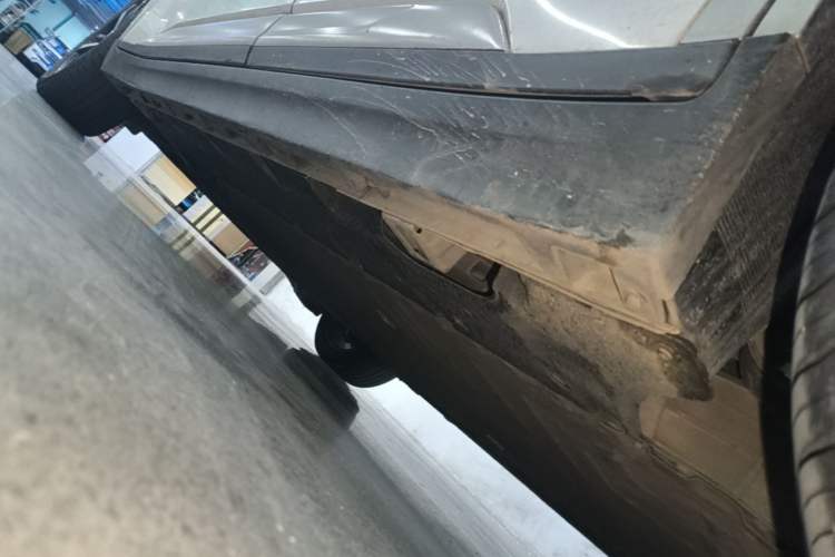 Used AION Y 2023 Plus 510 Smart Edition Left Side Sill