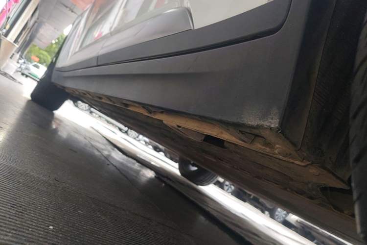 Used AION Y 2023 Younger Star Edition Left Side Sill