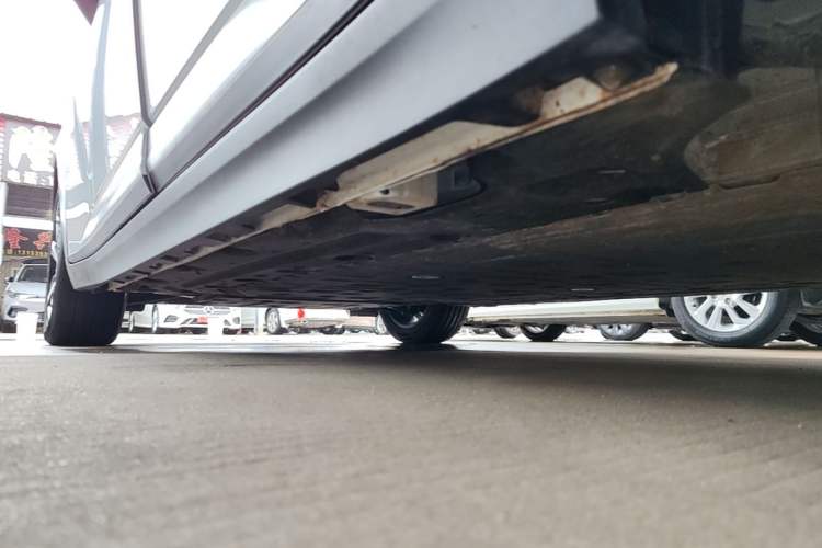 Used AION Y 2023 Plus 510 Smart Edition Left Side Sill