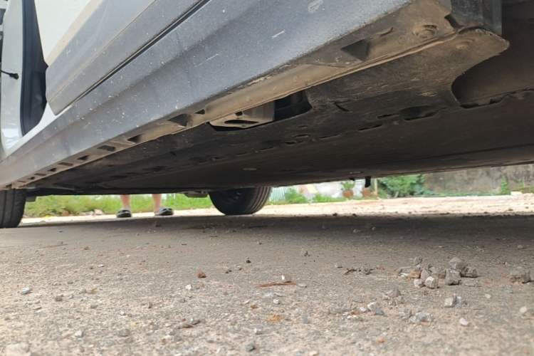 Used AION Y 2023 Younger Left Side Sill