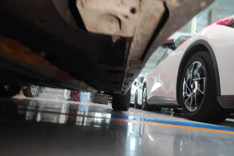 Used AION Y 2023 Plus 510 Enjoy Edition Left Side Sill