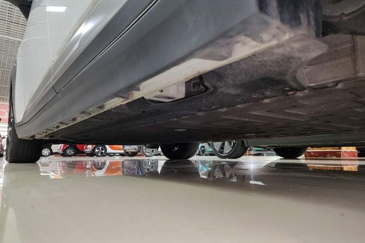 Used AION Y 2023 Plus 510 Smart Edition Left Side Sill