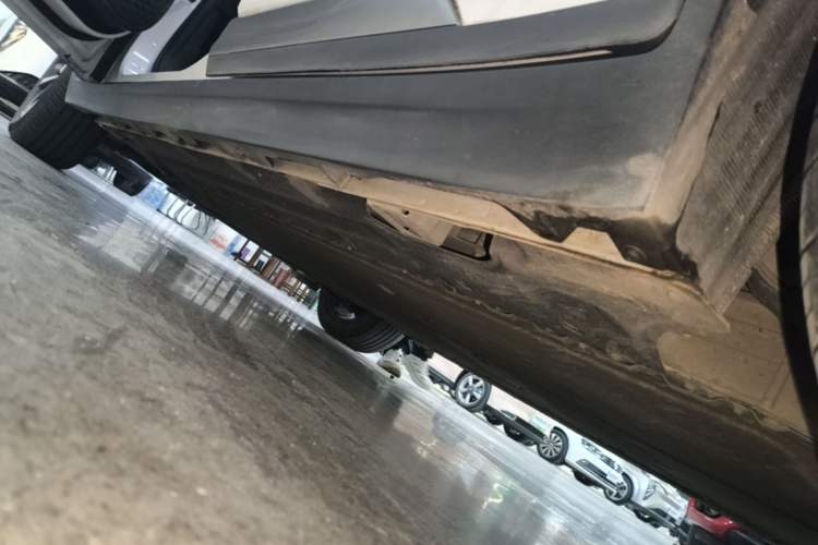 Used AION Y 2023 Younger Star Edition Left Side Sill