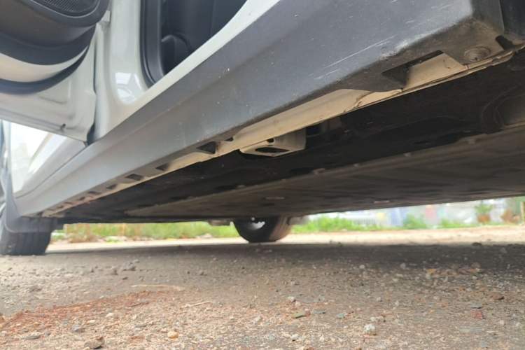 Used AION Y 2023 Plus 510 Smart Edition Left Side Sill