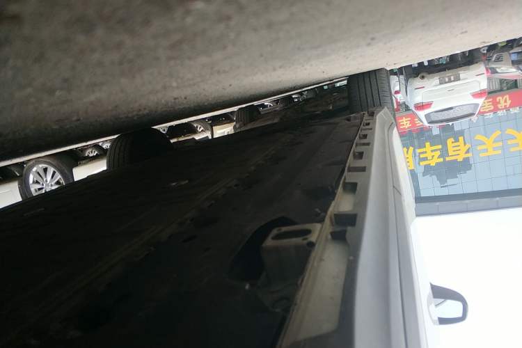 Used AION Y 2023 Plus 510 Enjoy Edition Left Side Sill
