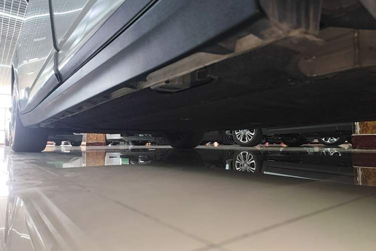 Used AION Y 2023 Plus 510 Enjoy Edition Left Side Sill
