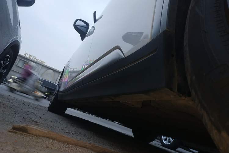 Used AION Y 2023 Plus 510 Enjoy Edition Left Side Sill