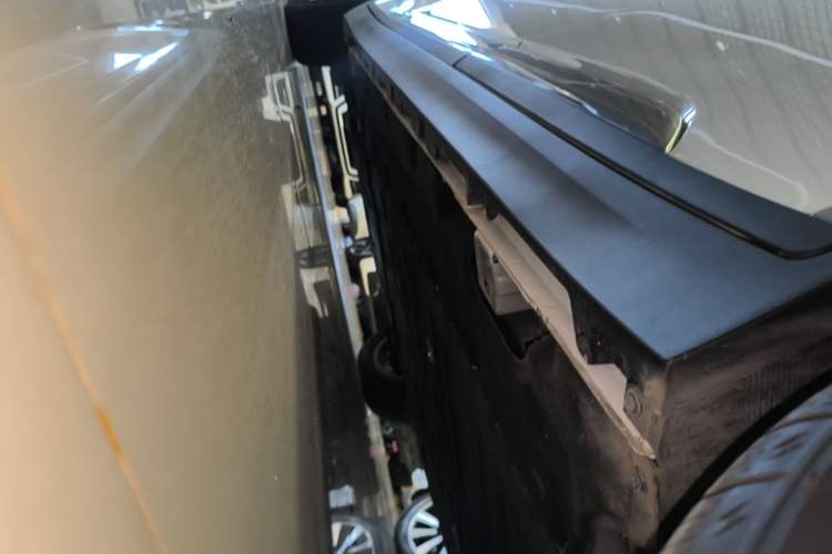 Used AION Y 2023 Plus 510 Smart Edition Left Side Sill