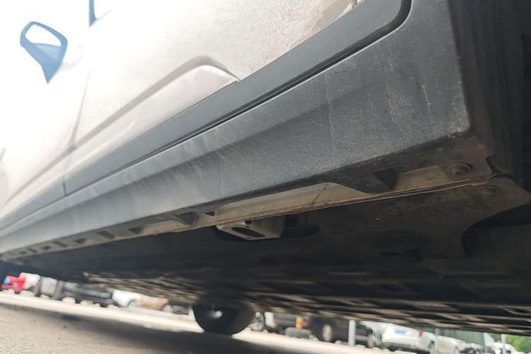Used AION Y 2023 Plus 510 Smart Edition Left Side Sill