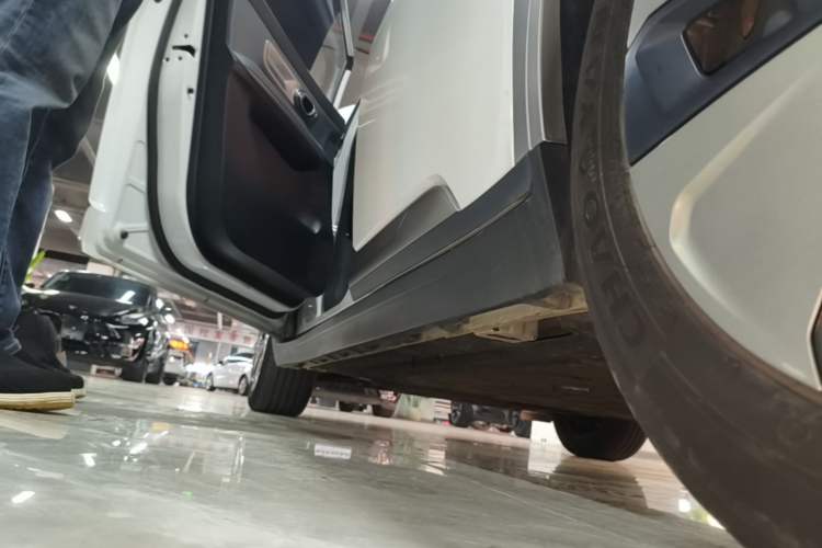 Used AION Y 2023 Plus 510 Enjoy Edition Left Side Sill