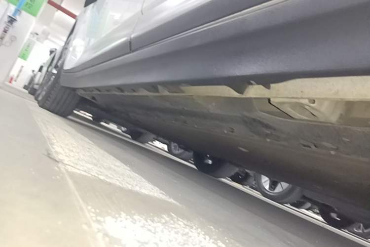 Used AION Y 2023 Younger Star Edition Left Side Sill