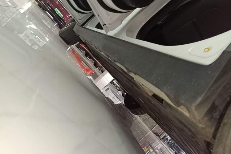 Used AION Y 2023 Plus 510 Smart Edition Left Side Sill