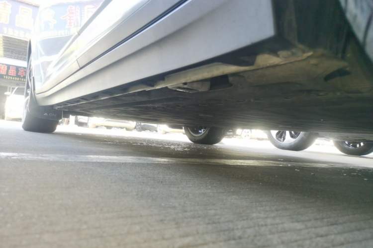 Used AION Y 2023 Plus 510 Smart Edition Left Side Sill