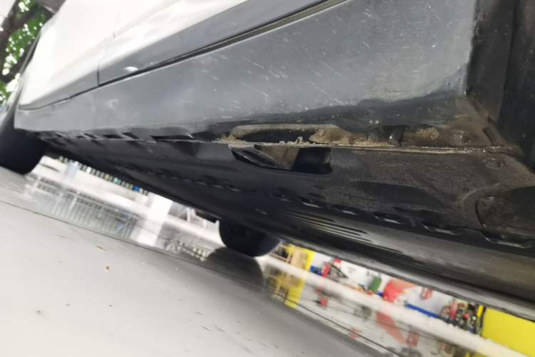 Used AION Y 2023 Younger Left Side Sill