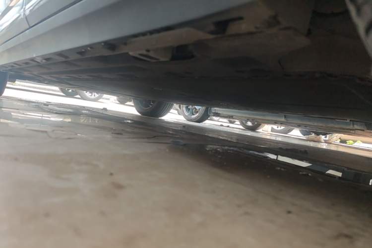 Used AION Y 2023 Younger Left Side Sill