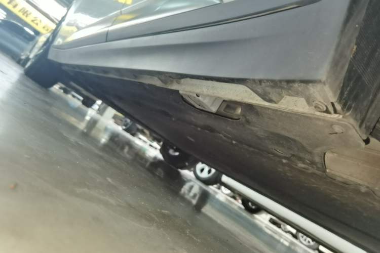 Used AION Y 2023 Younger Star Edition Left Side Sill