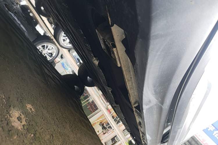 Used AION Y 2023 Plus 510 Smart Edition Left Side Sill