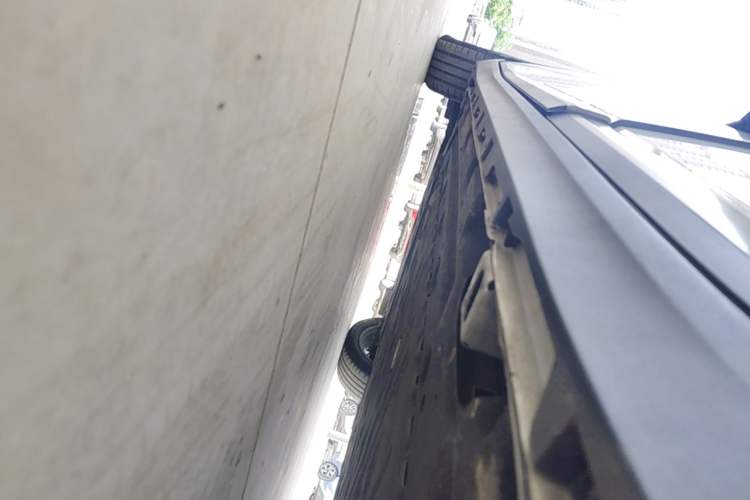 Used AION Y 2023 Plus 510 Smart Edition Left Side Sill